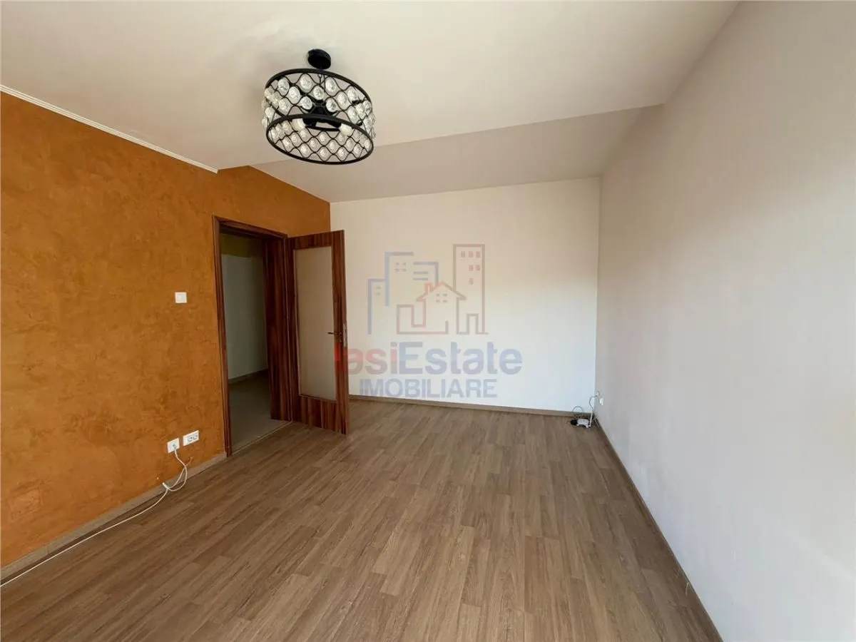 2-Bedroom Apartment with Separated Layout, Poitiers - foto 1