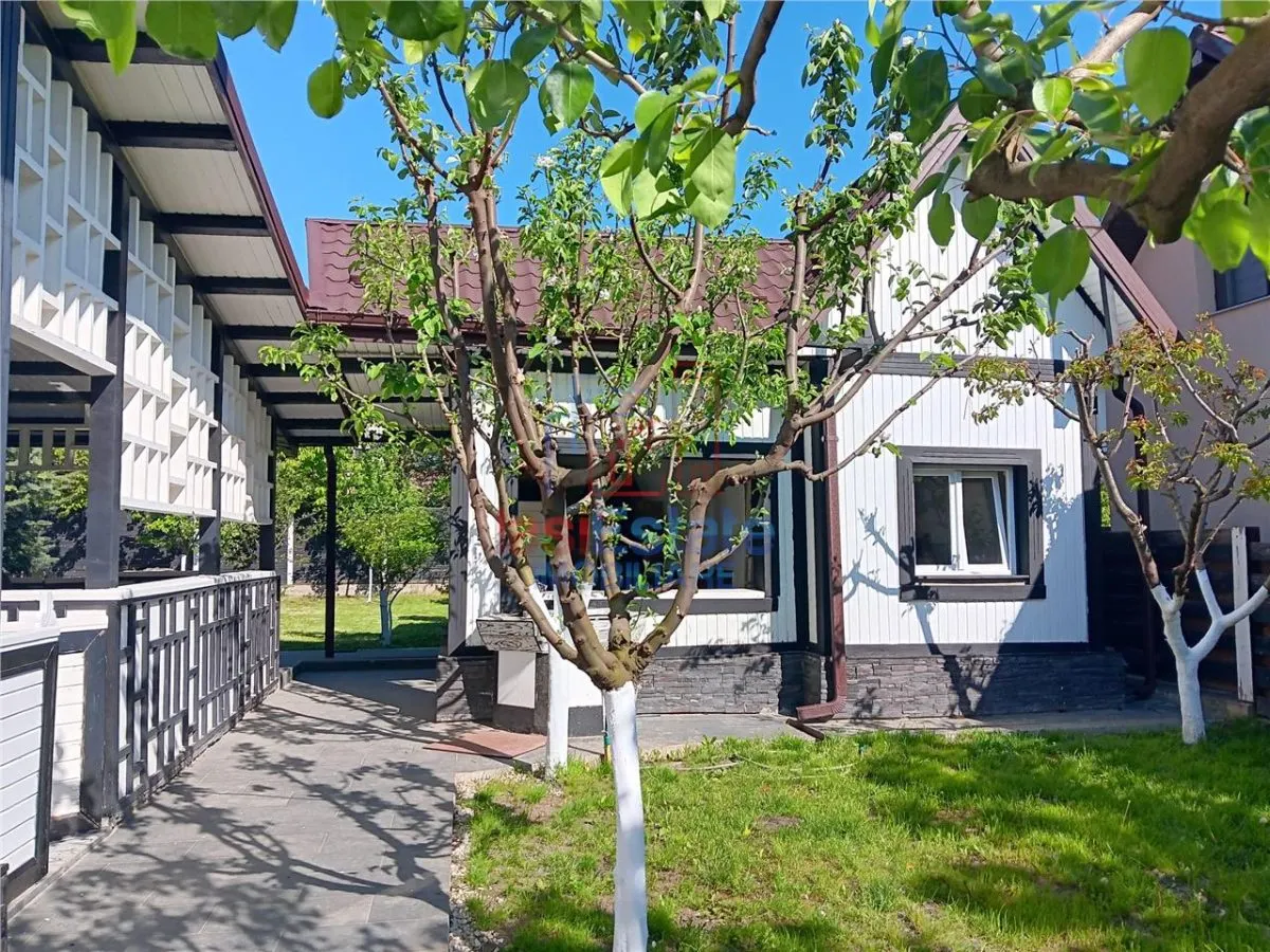 House / villa for sale 108 sqm in Valea Adanca - foto 2