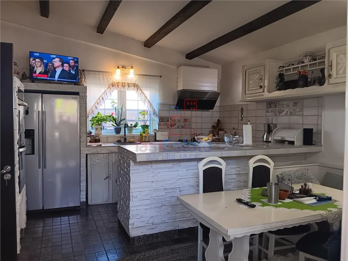 House / villa for sale 108 sqm in Valea Adanca - foto 11