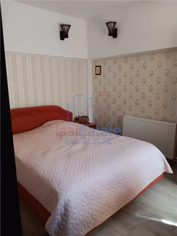 House / villa for sale 108 sqm in Valea Adanca - foto 16