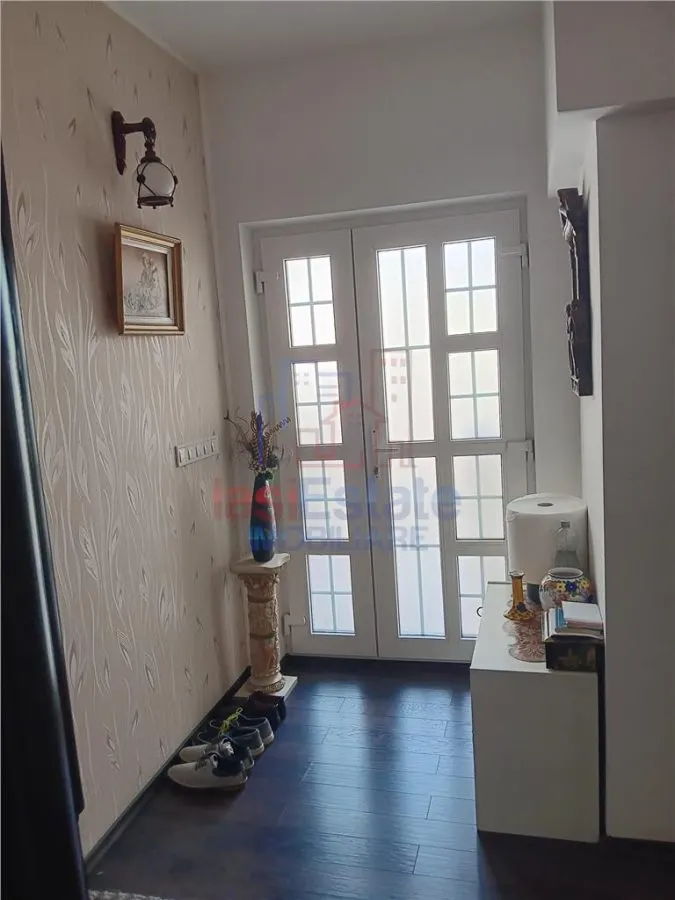 House / villa for sale 108 sqm in Valea Adanca - foto 8