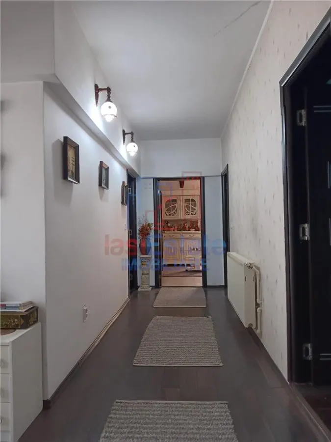 House / villa for sale 108 sqm in Valea Adanca - foto 10