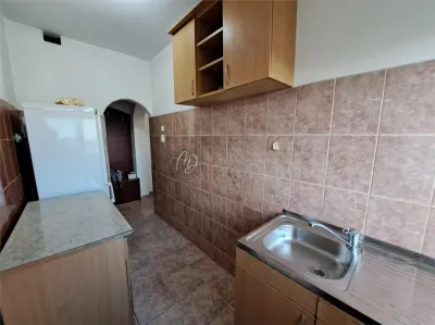 Apartment with 1 bedrooms for rent 16.70 sqm in Oradea, Rogerius area - foto 4
