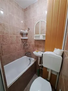 Apartment with 1 bedrooms for rent 16.70 sqm in Oradea, Rogerius area - foto 6