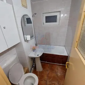 Apartament cu 2 camere decomandat, parter, zona Canta - foto 5