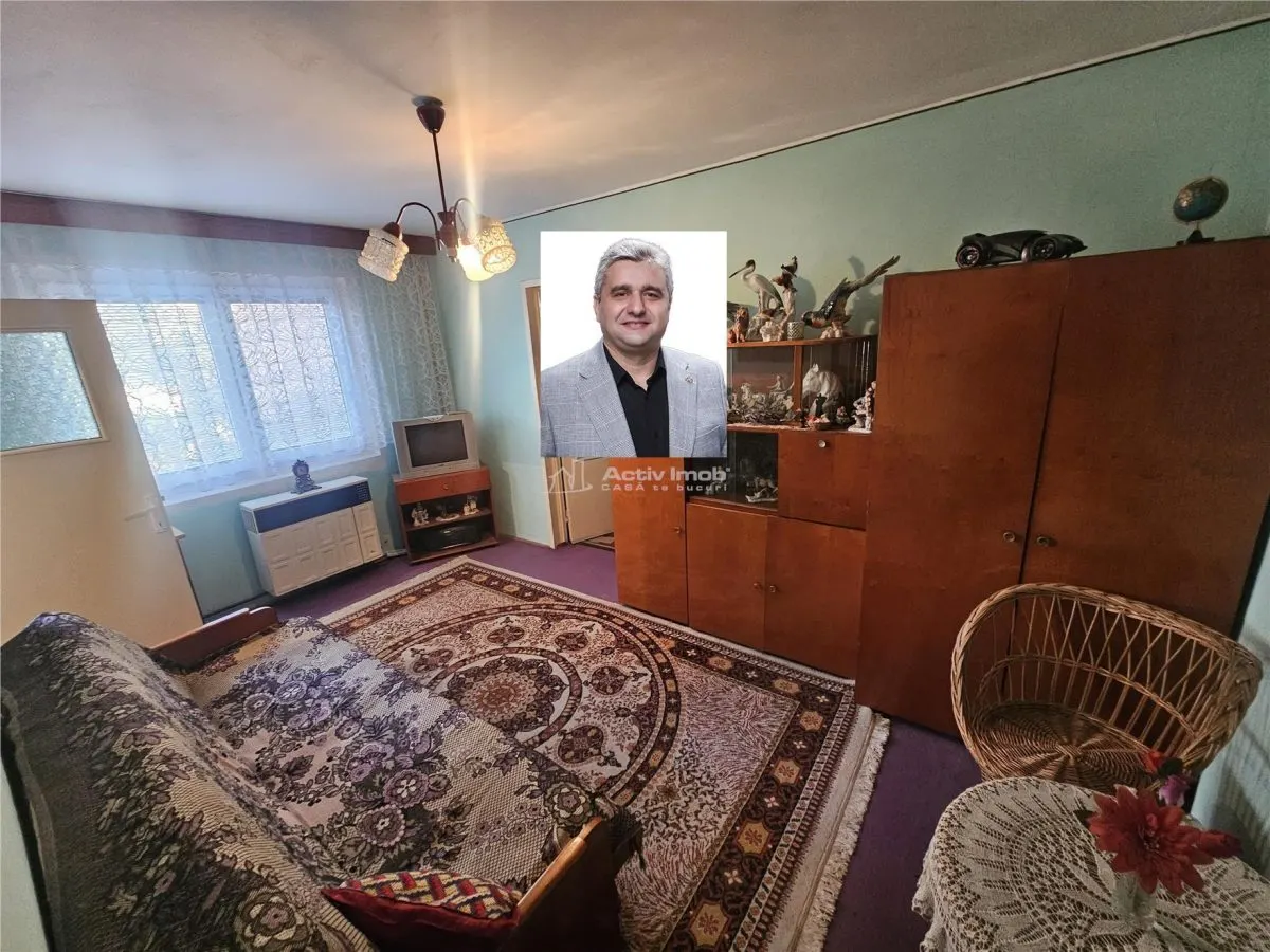 Apartment with 2 bedrooms for sale 34 sqm in Resita, Micro II area - foto 1