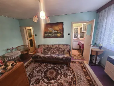 Apartment with 2 bedrooms for sale 34 sqm in Resita, Micro II area - foto 2