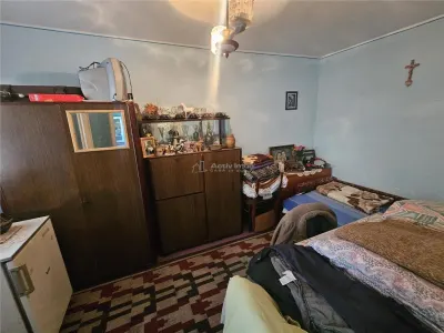 Apartment with 2 bedrooms for sale 34 sqm in Resita, Micro II area - foto 3