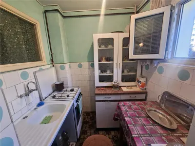 Apartment with 2 bedrooms for sale 34 sqm in Resita, Micro II area - foto 6