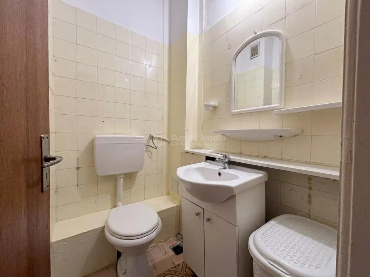 Apartament cu 3 camere pe pietonala Republicii – Ultracentral - balcon cu vedere spre pietonala si 2 boxe la subsol - foto 5