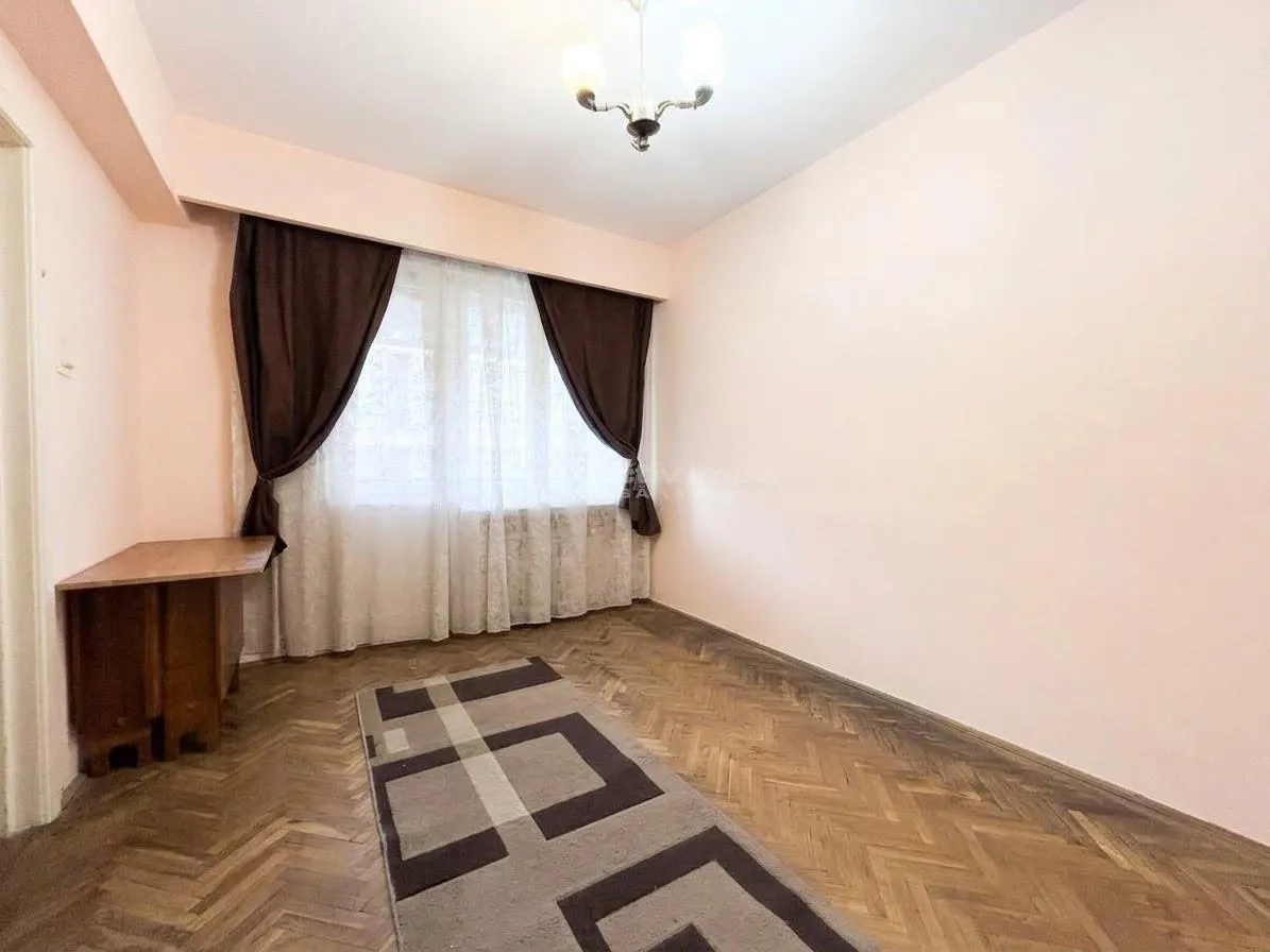 Apartament cu 3 camere pe pietonala Republicii – Ultracentral - balcon cu vedere spre pietonala si 2 boxe la subsol - foto 8