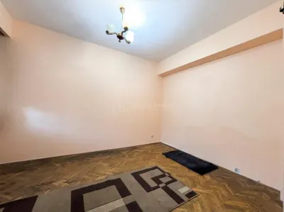 Apartament cu 3 camere pe pietonala Republicii – Ultracentral - balcon cu vedere spre pietonala si 2 boxe la subsol - foto 10