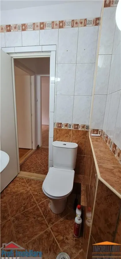 Apartament 2 camere et.1 pe B-dul Revolutiei, zona Banca ING Podgoria - foto 13