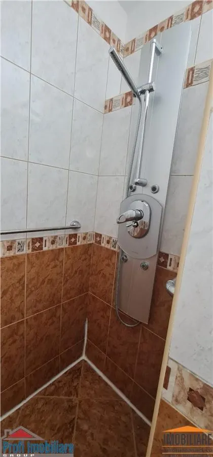 Apartament 2 camere et.1 pe B-dul Revolutiei, zona Banca ING Podgoria - foto 14