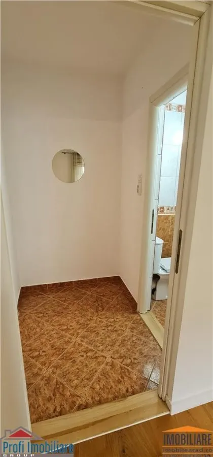 Apartament 2 camere et.1 pe B-dul Revolutiei, zona Banca ING Podgoria - foto 17