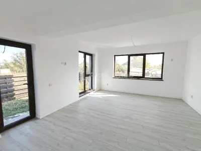 Vanzare - Casa individuala-Prelungirea Ghencea-Margelelor - 200000E - dormitor pe parter - Posibilitate rate la dezvoltator - Comision 0 ! - foto 5