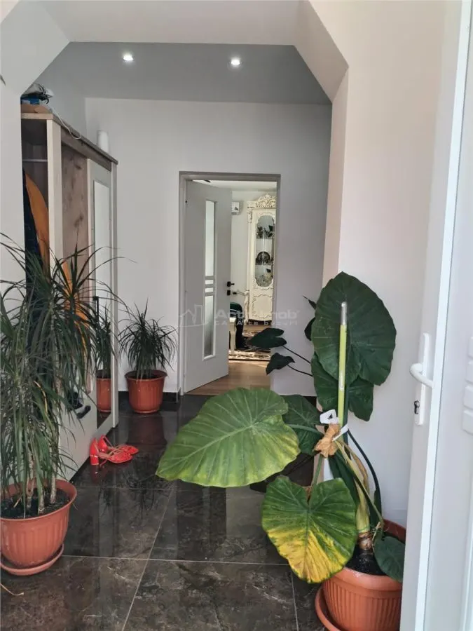 Casa in Hunedoara, central - foto 11