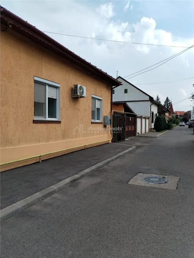 Casa in Hunedoara, central - foto 3