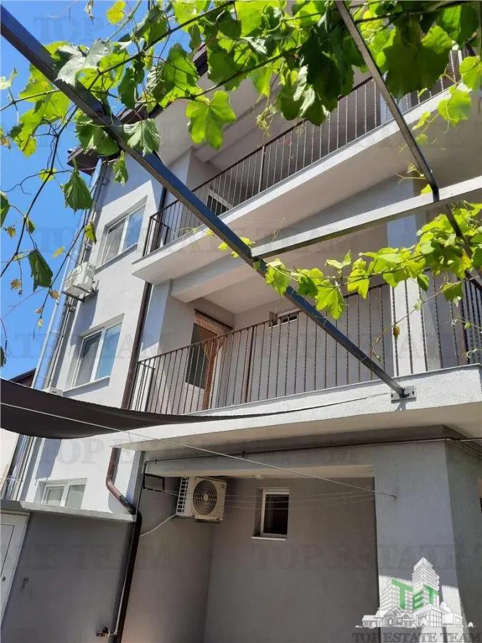 Vila turistica cu 12 camere, cu o suprafata de 423 mp, Eforie Sud, Constanta - foto 1
