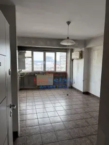 zona Centru - A Panu Apartament decomandat cu 4 camere - foto 5