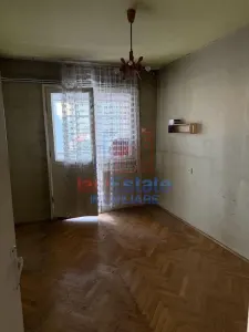zona Centru - A Panu Apartament decomandat cu 4 camere - foto 6