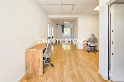 Spatiu Comercial - Tineretului, pretabil clinica infrumusetare, clinica veterinara, 2 intrari si parcare - foto 5